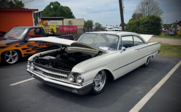 Ford-Starliner-1961-Coupe-7
