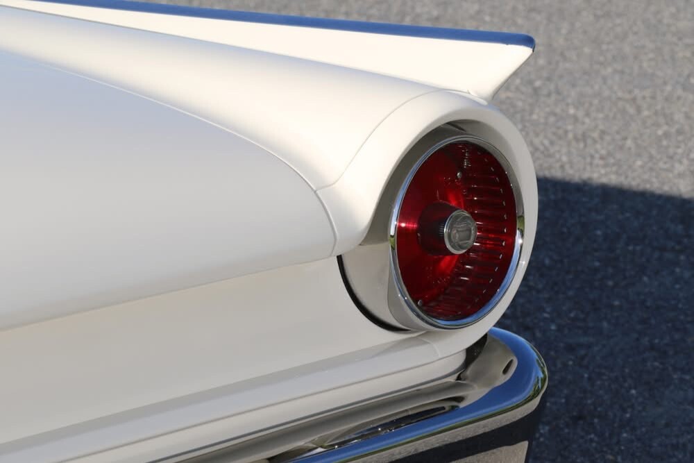 Ford-Starliner-1961-Coupe-8