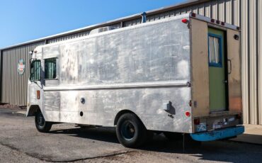 Ford-Step-Van-1970-Van-2