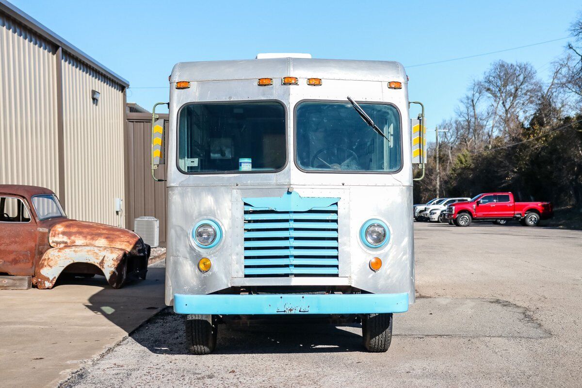 Ford-Step-Van-1970-Van-6