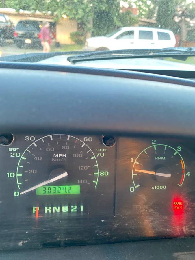 Ford-Super-duty-diesel-1993-white-18