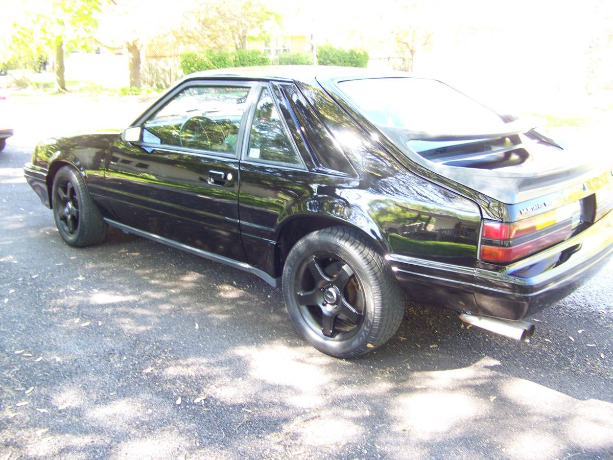 Ford-Svo-mustang-1985-black-1