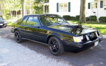 Ford-Svo-mustang-1985-black