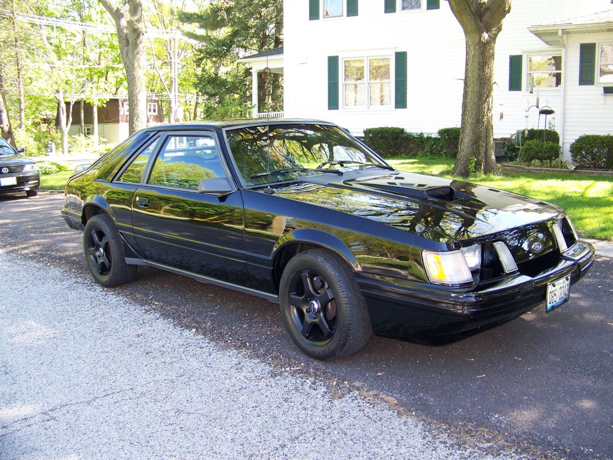 Ford-Svo-mustang-1985-black
