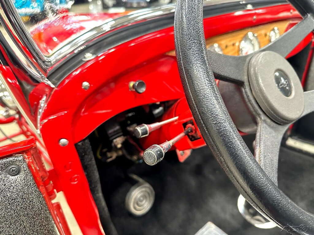 Ford-T-Bucket-Roadster-1932-Other-15