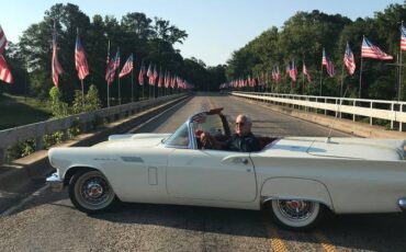 Ford-T-bird-1957-white-1