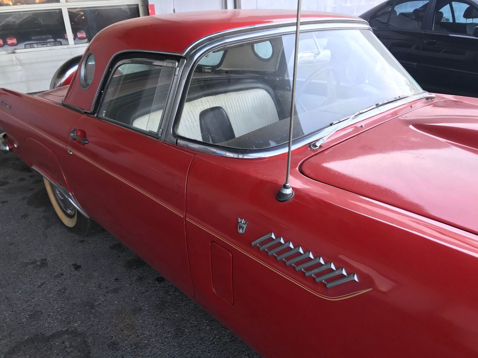 Ford-Thunderbird-1956-Both-Tops-11