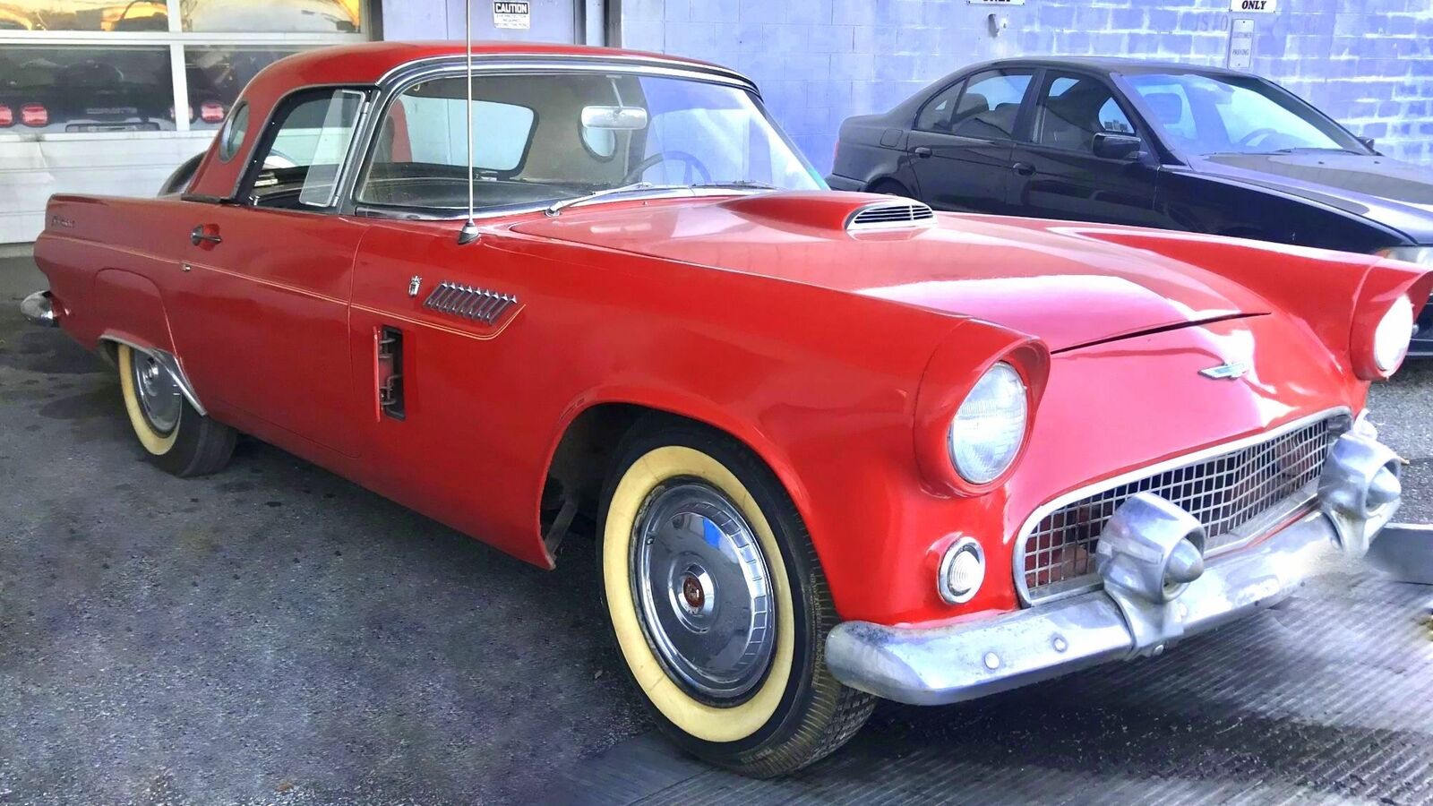 Ford-Thunderbird-1956-Both-Tops-12