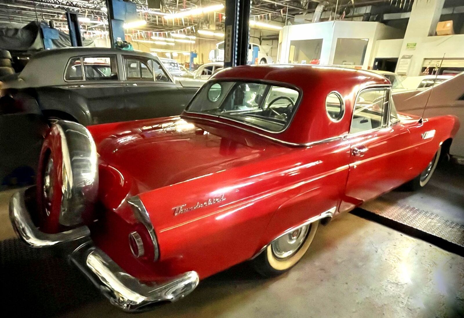 Ford-Thunderbird-1956-Both-Tops-23