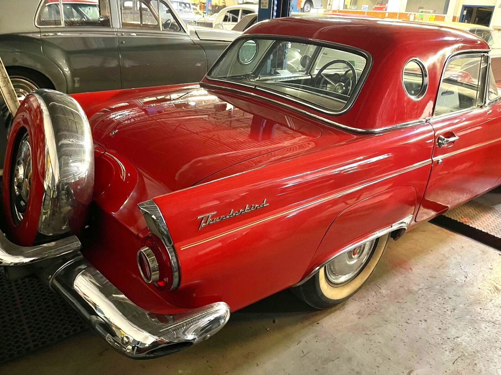Ford-Thunderbird-1956-Both-Tops-24