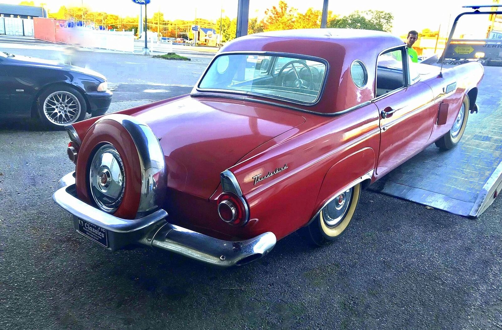 Ford-Thunderbird-1956-Both-Tops-9