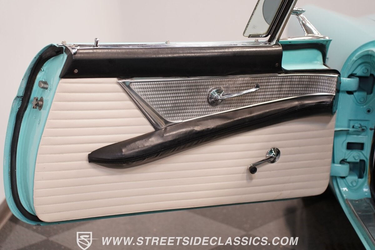 Ford-Thunderbird-1956-Convertible-38