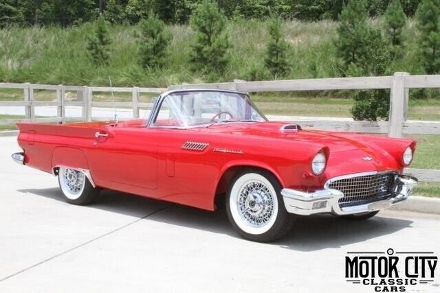 Ford Thunderbird 1957 --
