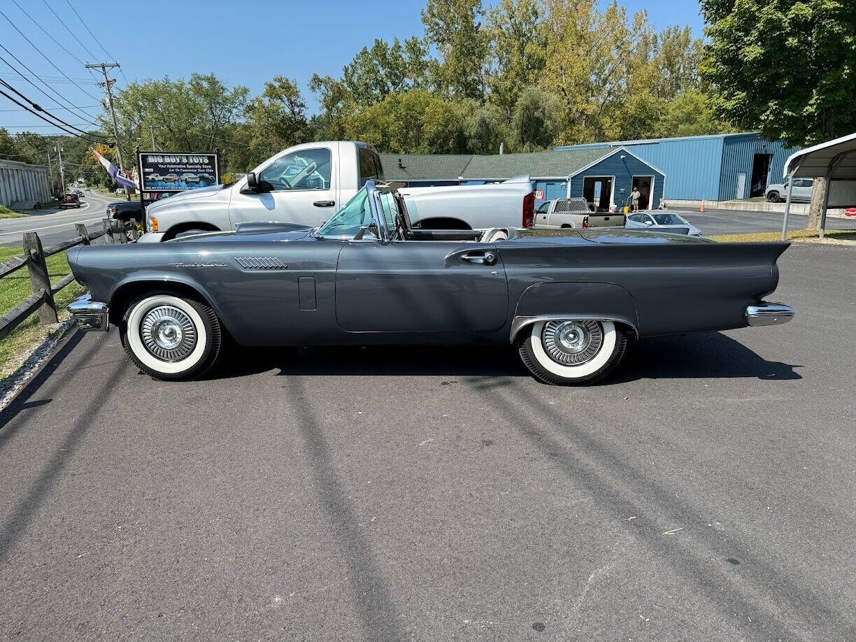 Ford-Thunderbird-1957-Convertible-17