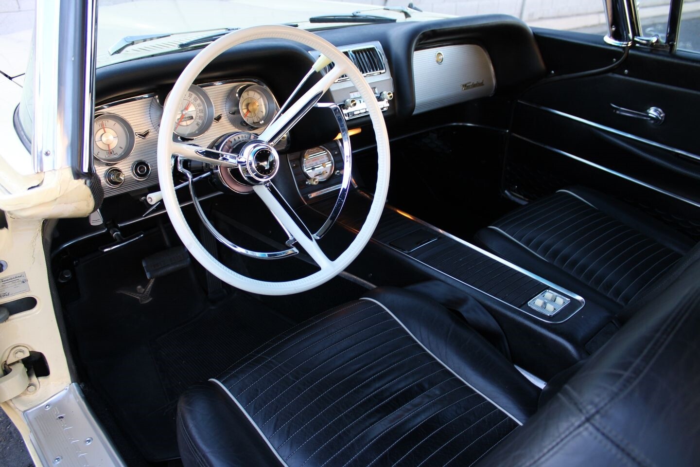 Ford-Thunderbird-1959-Convertible-17