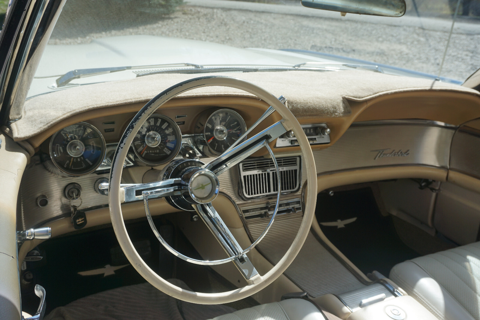 Ford-Thunderbird-1961-Coupe-19