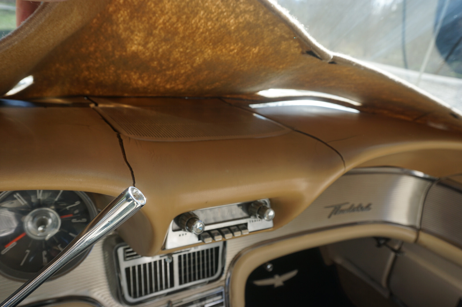 Ford-Thunderbird-1961-Coupe-22