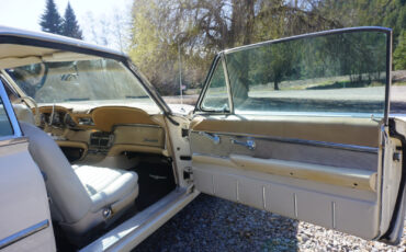 Ford-Thunderbird-1961-Coupe-23
