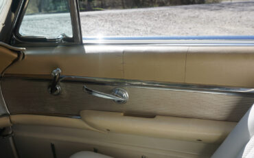 Ford-Thunderbird-1961-Coupe-25