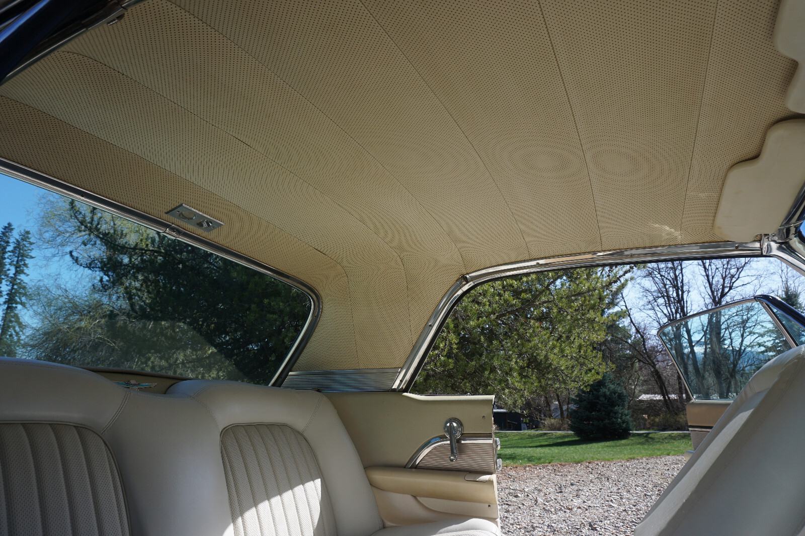 Ford-Thunderbird-1961-Coupe-28