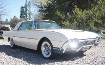 Ford-Thunderbird-1961-Coupe-32