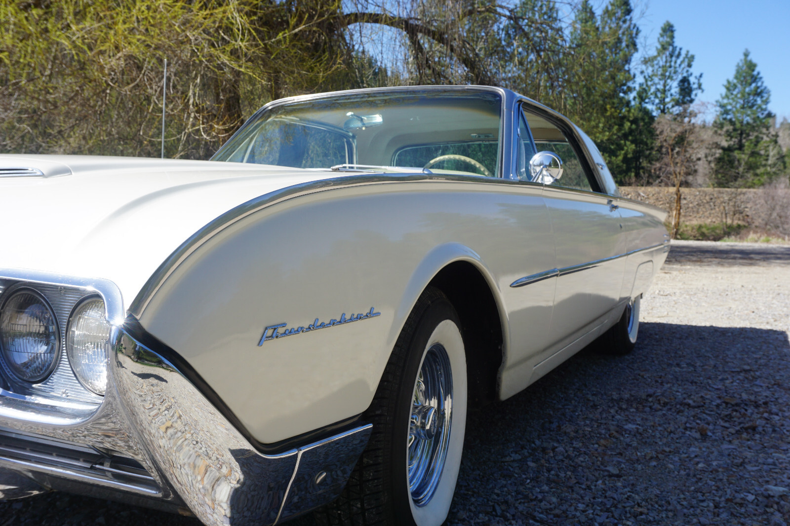 Ford-Thunderbird-1961-Coupe-7