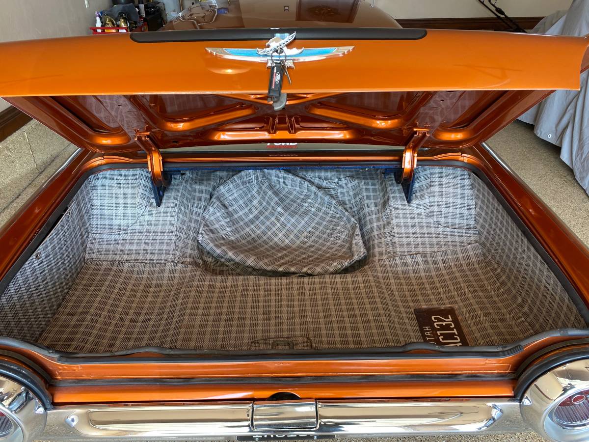Ford-Thunderbird-1961-orange-10