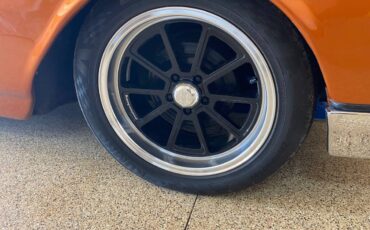 Ford-Thunderbird-1961-orange-11
