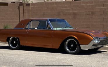 Ford-Thunderbird-1961-orange-18