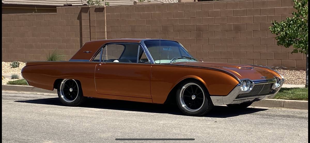 Ford-Thunderbird-1961-orange-18