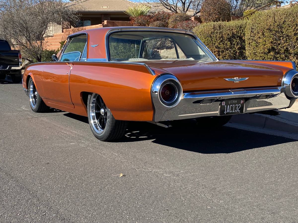 Ford-Thunderbird-1961-orange-8