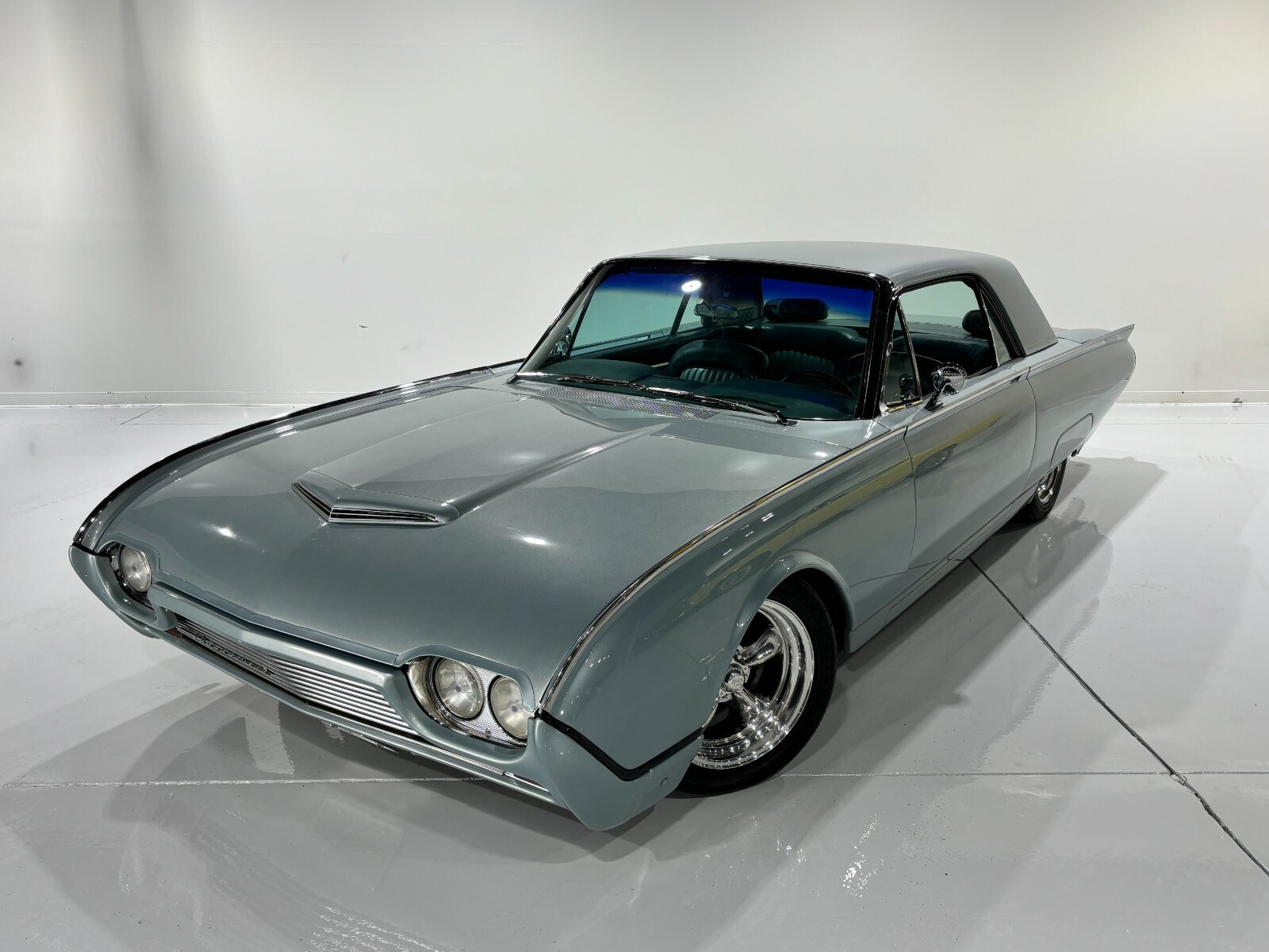 Ford-Thunderbird-1962-1