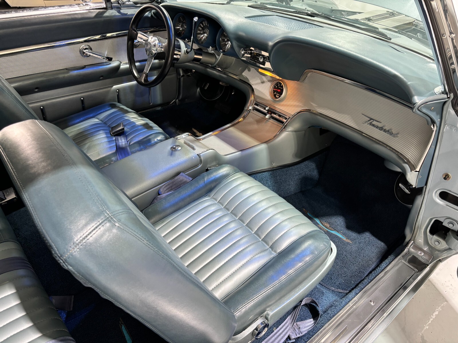 Ford-Thunderbird-1962-25