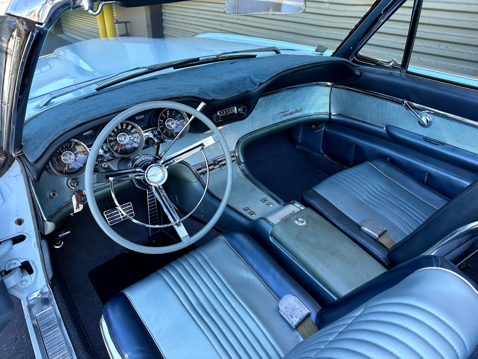Ford-Thunderbird-1963-Convertible-11