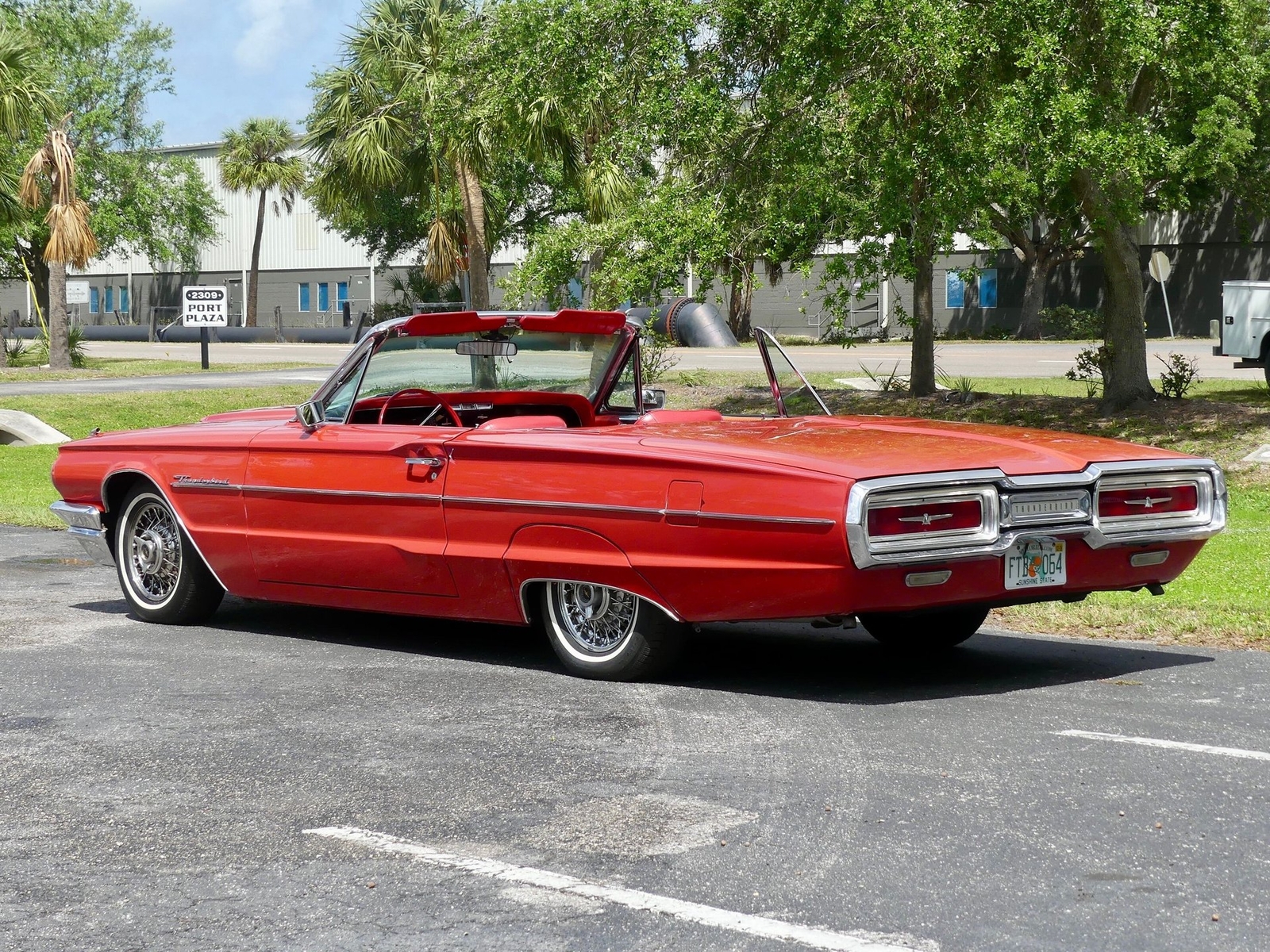 Ford-Thunderbird-1964-Convertible-12