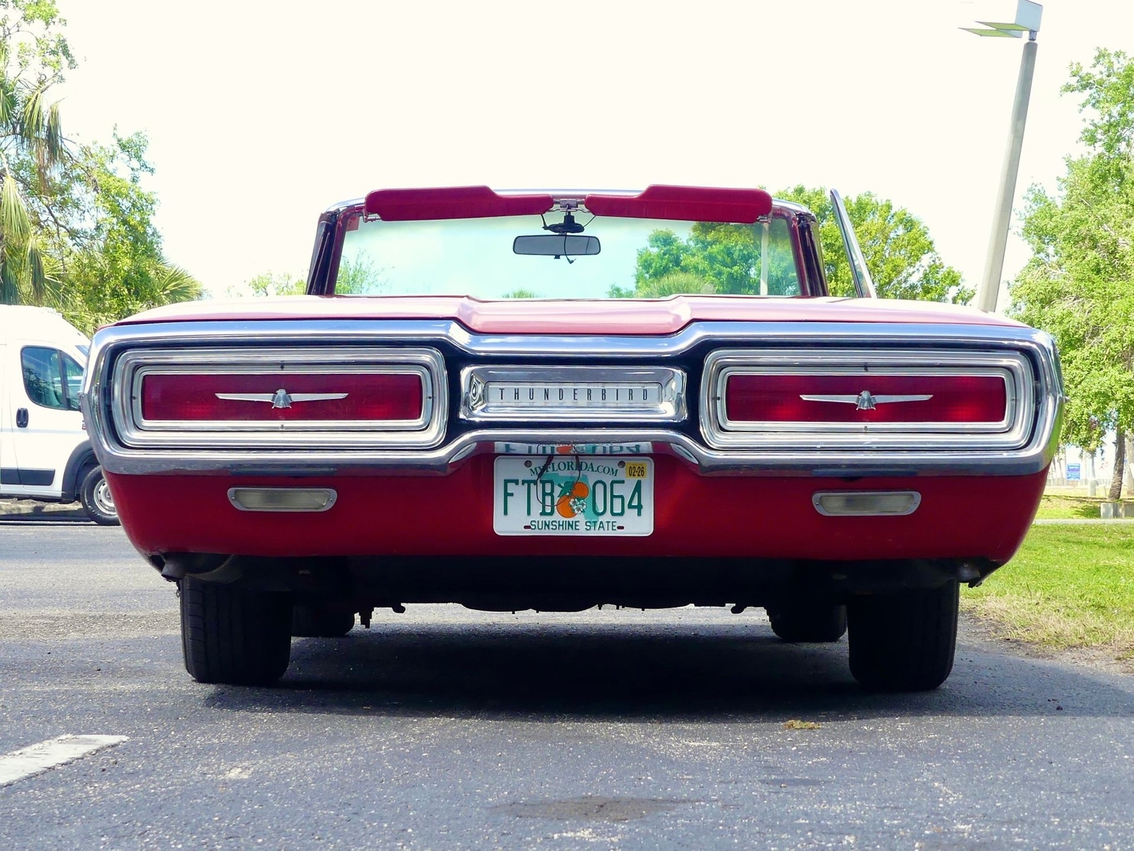Ford-Thunderbird-1964-Convertible-17