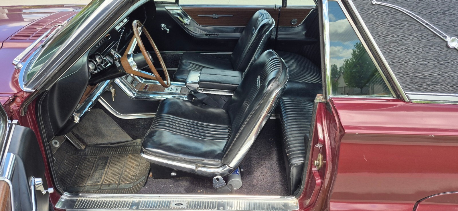 Ford-Thunderbird-1965-Coupe-23
