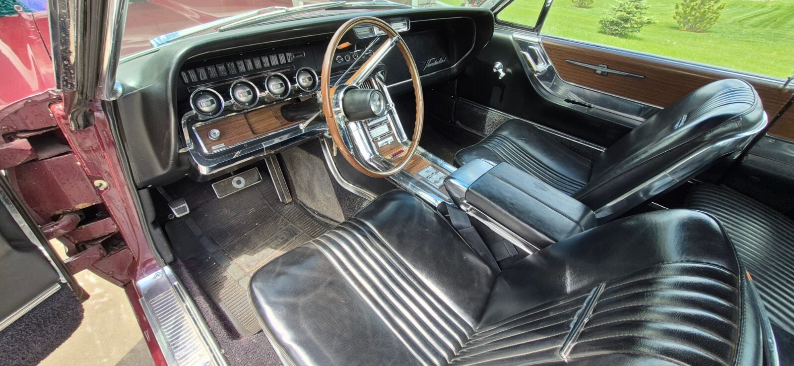 Ford-Thunderbird-1965-Coupe-25