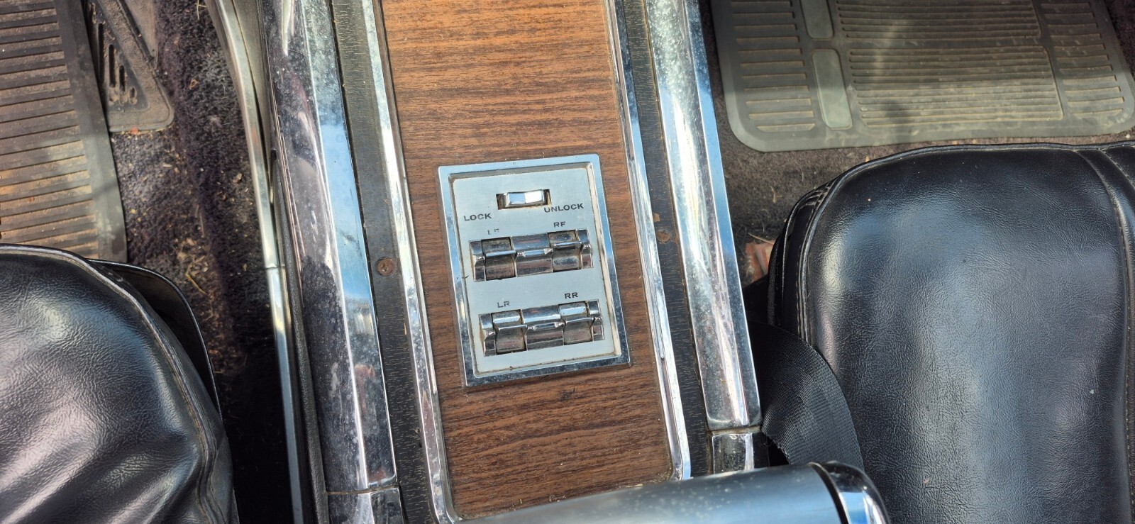 Ford-Thunderbird-1965-Coupe-28