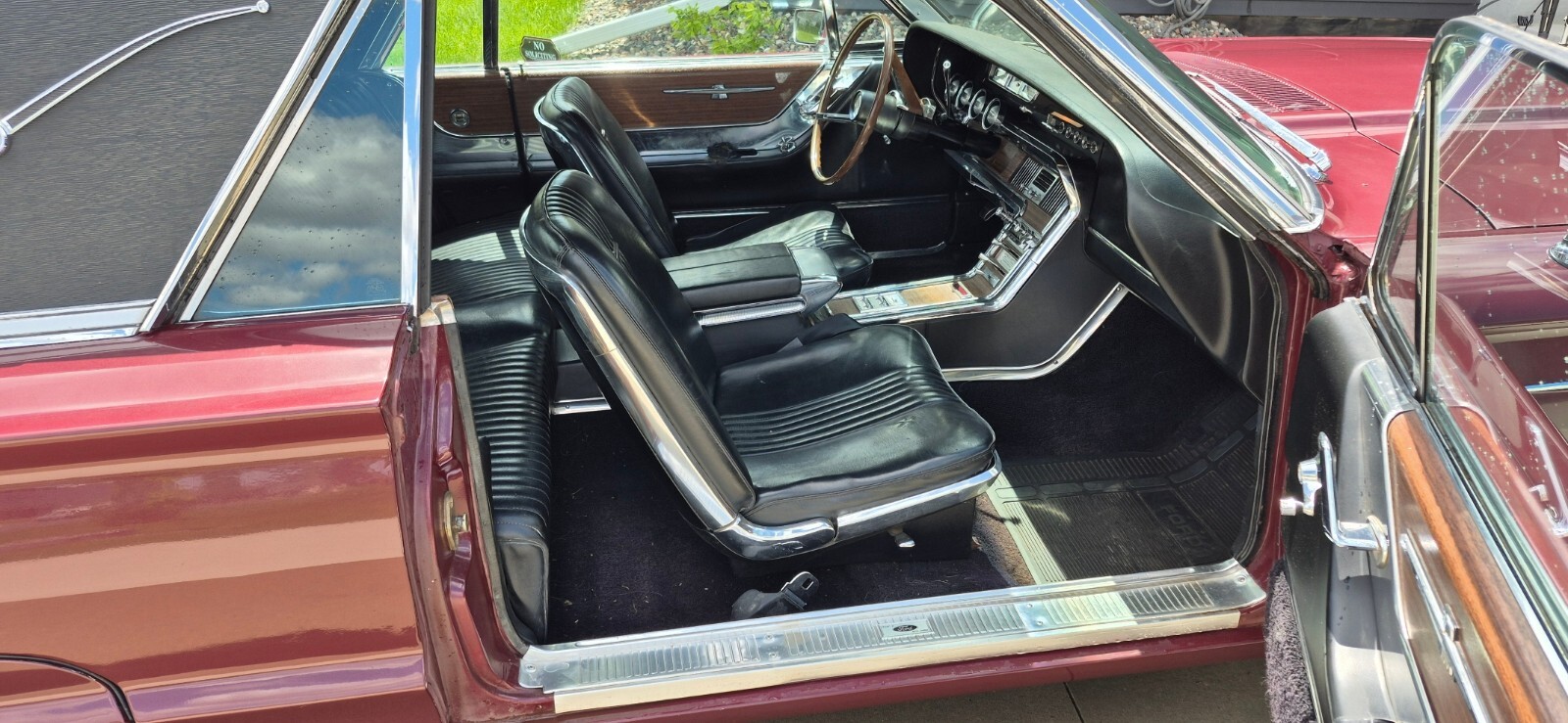Ford-Thunderbird-1965-Coupe-33