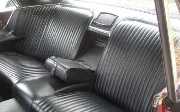 Ford-Thunderbird-1965-Sedan-10