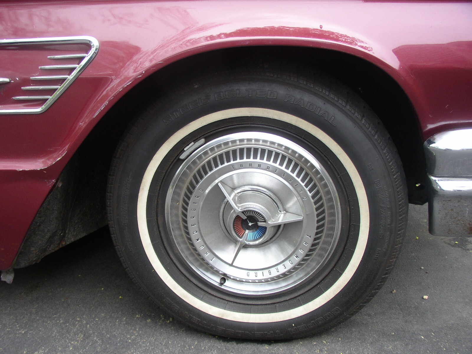 Ford-Thunderbird-1965-Sedan-15