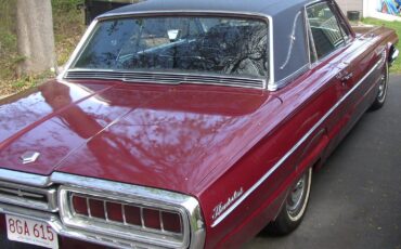 Ford-Thunderbird-1965-Sedan-7