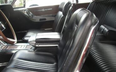 Ford-Thunderbird-1965-Sedan-9