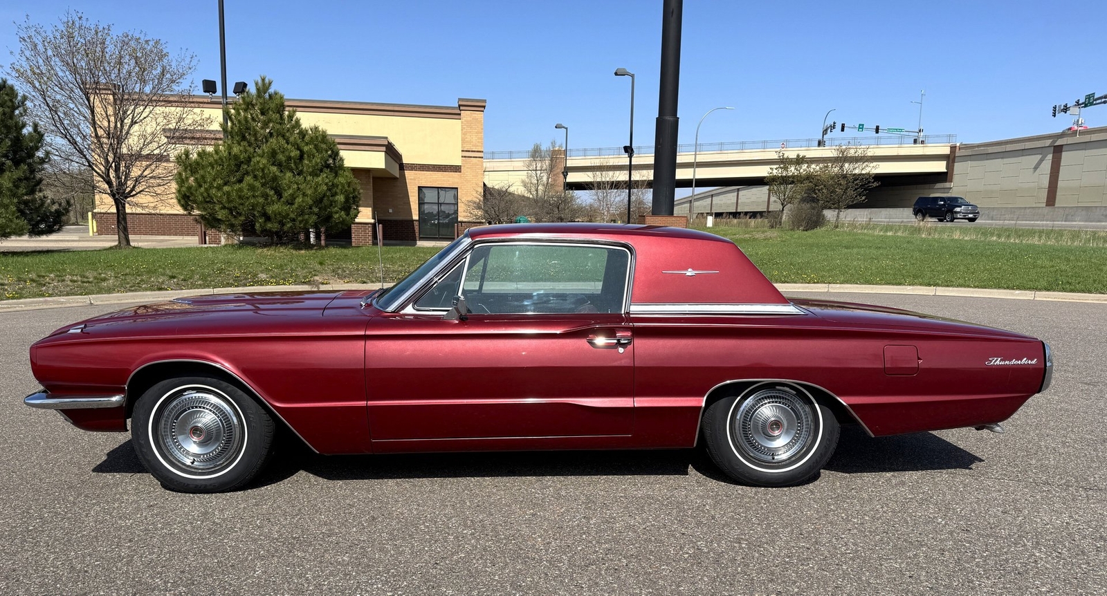 Ford-Thunderbird-1966-6