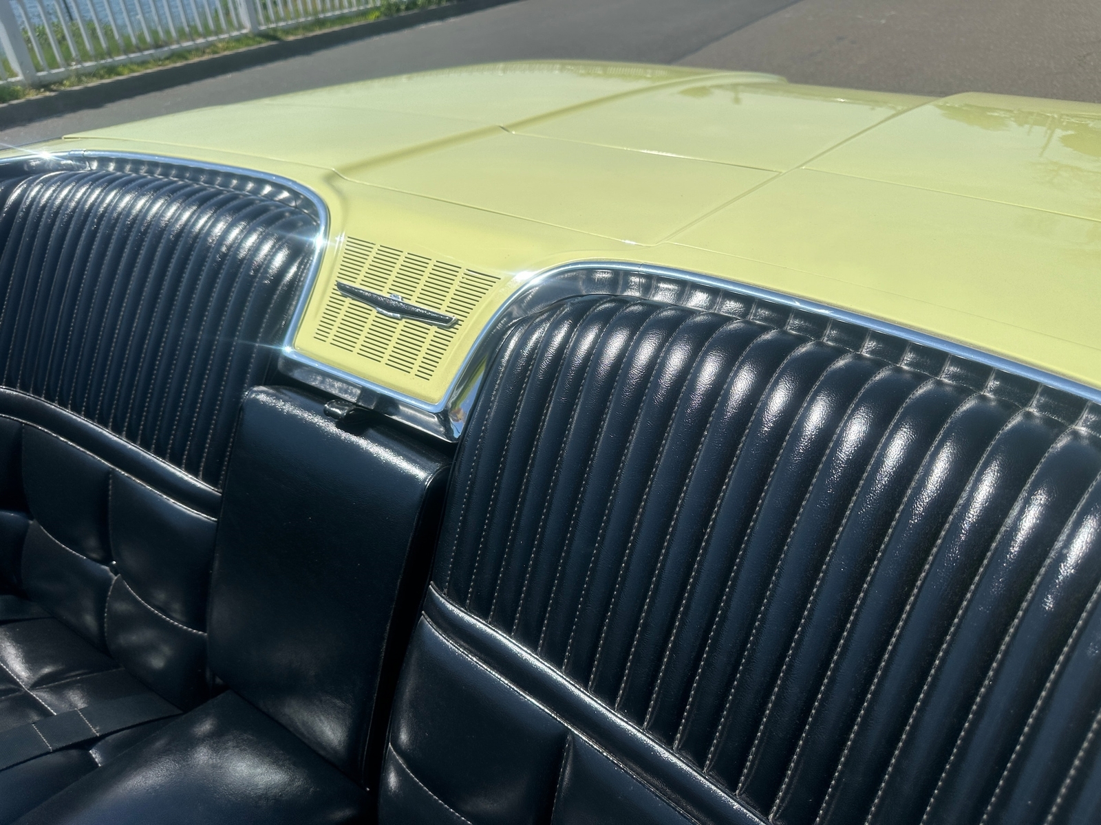 Ford-Thunderbird-1966-CONVERTILE-19