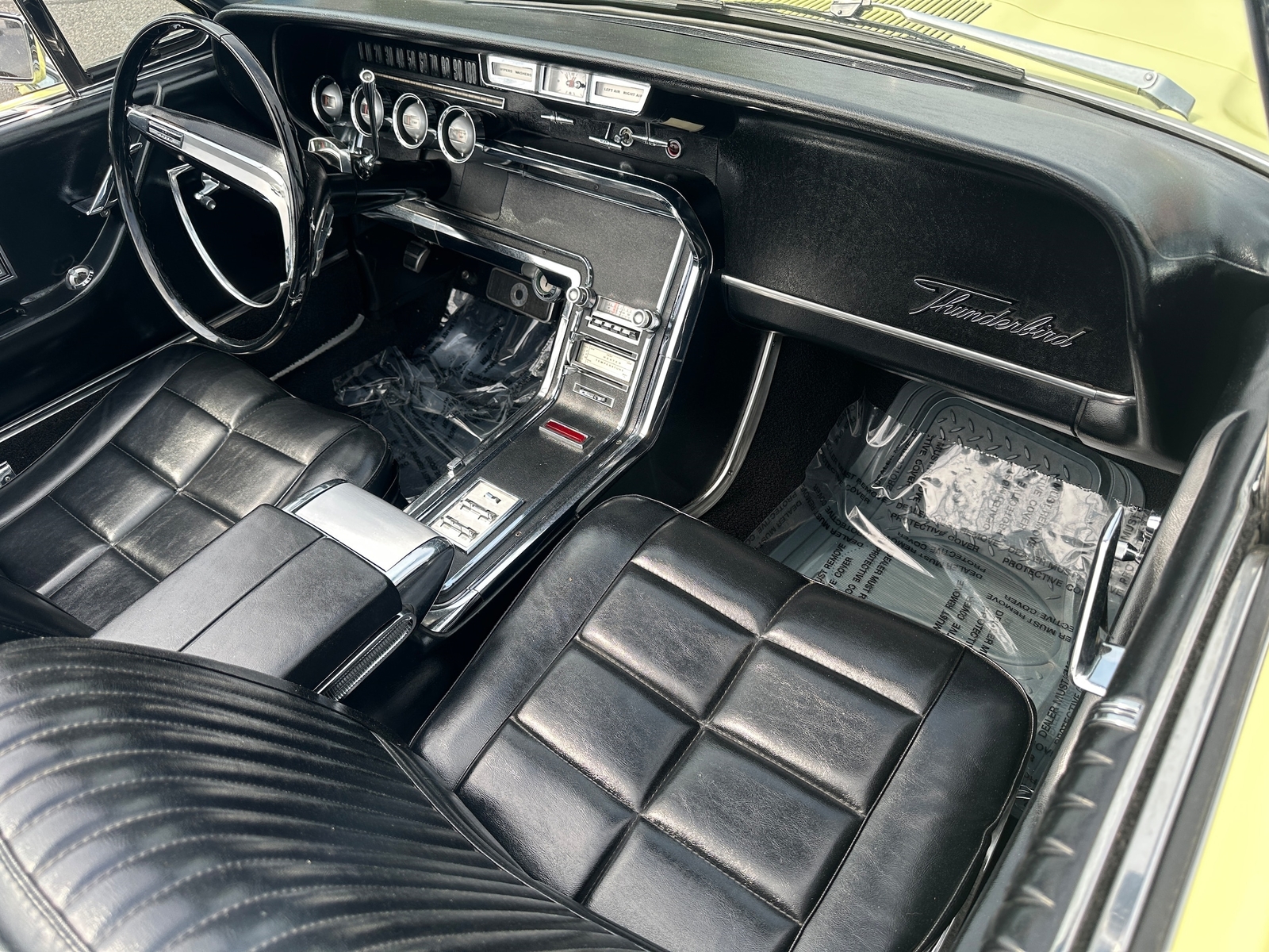 Ford-Thunderbird-1966-CONVERTILE-32