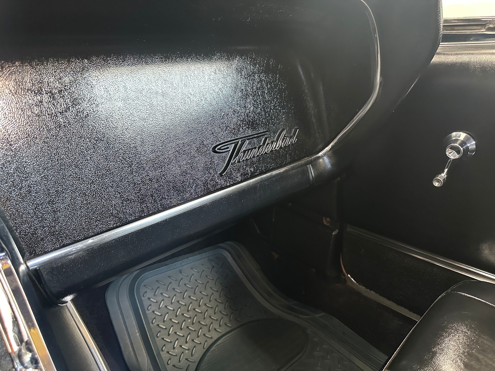 Ford-Thunderbird-1966-CONVERTILE-39