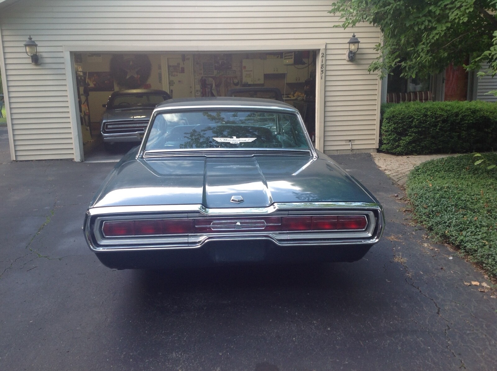 Ford-Thunderbird-1966-Sedan-1