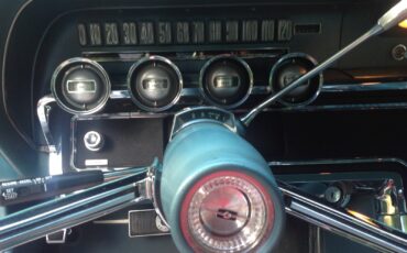 Ford-Thunderbird-1966-Sedan-6